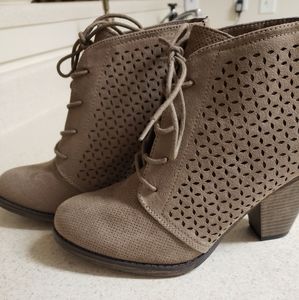 Beautiful MIA Brand Tan Boots Size 9